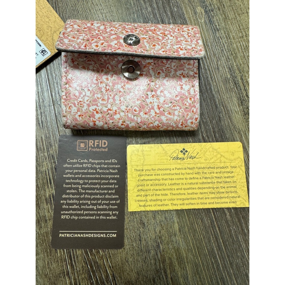 Patricia Nash Chianni Wallet Womens OS Blush Bouquet Pink Floral Good RFID